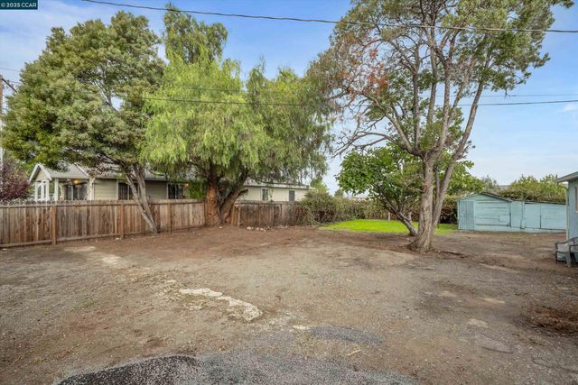 492 Pullman Ave, Bay Point, CA 94565