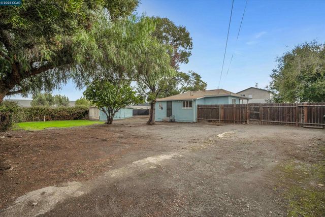 492 Pullman Ave, Bay Point, CA 94565