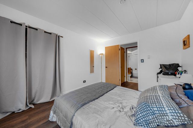 320 Circle Avenue 403, Forest Park, IL 60130