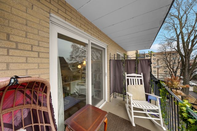 320 Circle Avenue 403, Forest Park, IL 60130