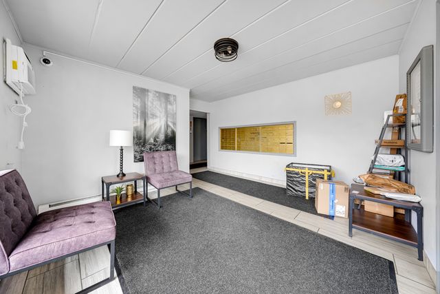 320 Circle Avenue 403, Forest Park, IL 60130