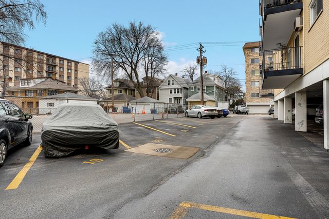 320 Circle Avenue 403, Forest Park, IL 60130