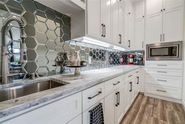 4716 Spring Manor Court, Edmond, OK 73025