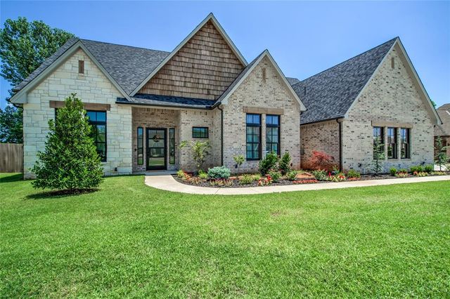 4716 Spring Manor Court, Edmond, OK 73025