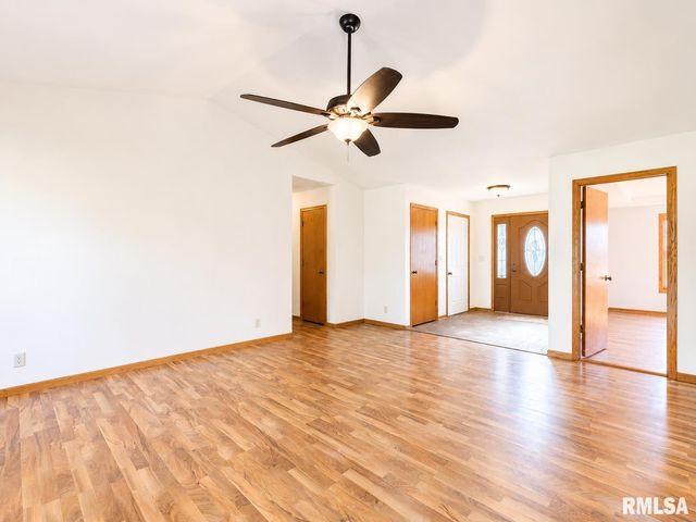 1816 PARKFIELD Drive, Pekin, IL 61554
