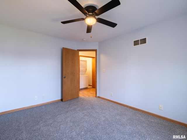 1816 PARKFIELD Drive, Pekin, IL 61554