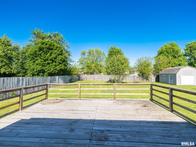 1816 PARKFIELD Drive, Pekin, IL 61554