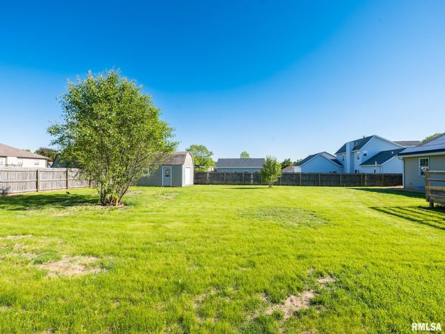 1816 PARKFIELD Drive, Pekin, IL 61554