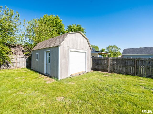 1816 PARKFIELD Drive, Pekin, IL 61554