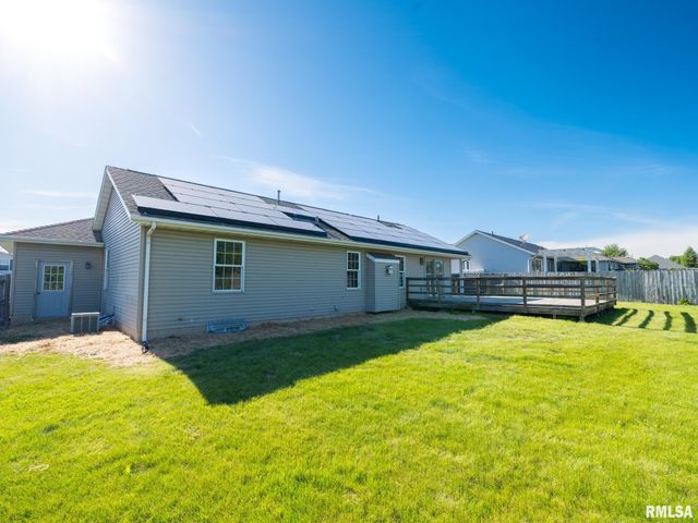 1816 PARKFIELD Drive, Pekin, IL 61554