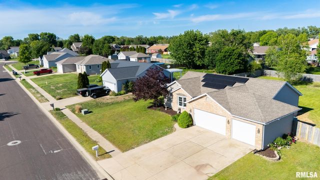 1816 PARKFIELD Drive, Pekin, IL 61554