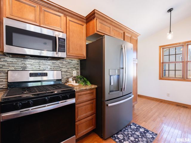 1816 PARKFIELD Drive, Pekin, IL 61554