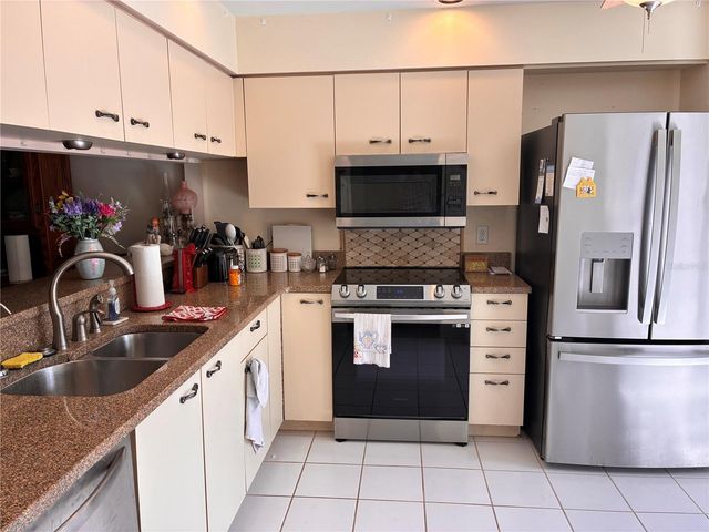 4521 KINGSMERE 6, Sarasota, FL 34235
