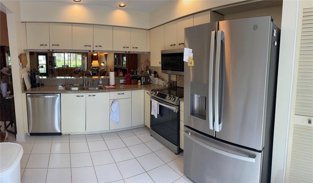 4521 KINGSMERE 6, Sarasota, FL 34235