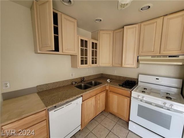 4795 Via San Andros, Las Vegas, NV 89103