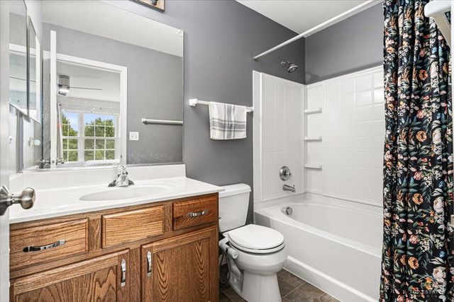 1243 Derry Lane, Pingree Grove, IL 60140