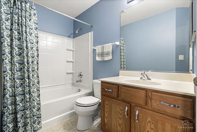 1243 Derry Lane, Pingree Grove, IL 60140
