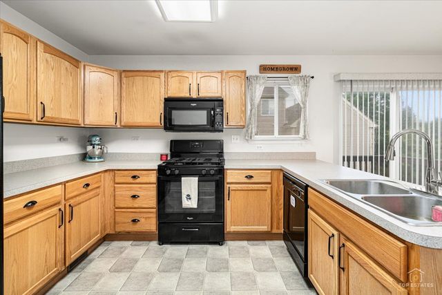 1243 Derry Lane, Pingree Grove, IL 60140