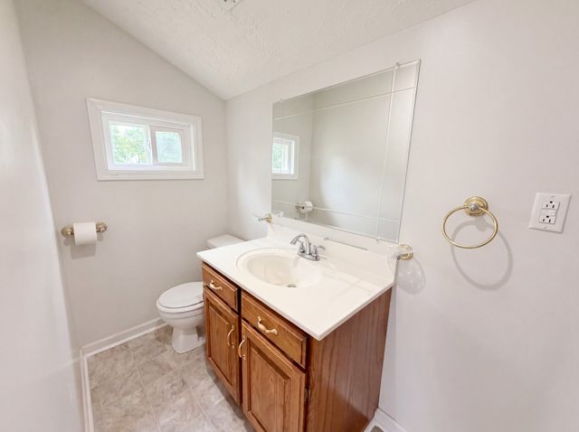 2011 Wild Cherry Dr, Lewisburg, TN 37091