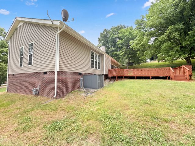 2011 Wild Cherry Dr, Lewisburg, TN 37091