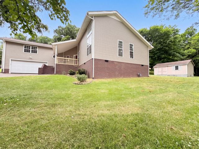 2011 Wild Cherry Dr, Lewisburg, TN 37091