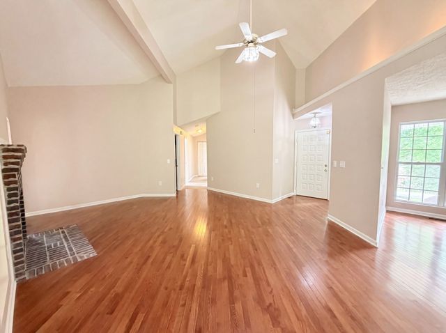 2011 Wild Cherry Dr, Lewisburg, TN 37091