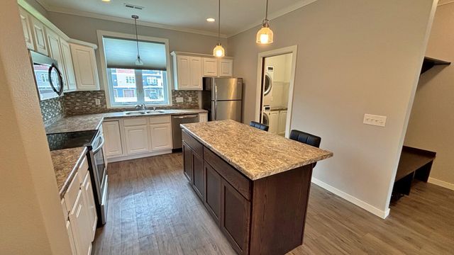 2157 Rolling Green Lane, North Mankato, MN 56003