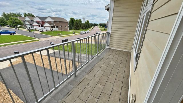 2157 Rolling Green Lane, North Mankato, MN 56003