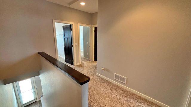 2157 Rolling Green Lane, North Mankato, MN 56003