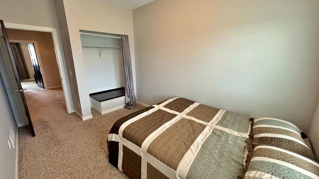 2157 Rolling Green Lane, North Mankato, MN 56003
