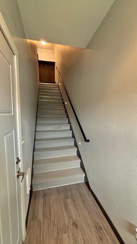 2157 Rolling Green Lane, North Mankato, MN 56003