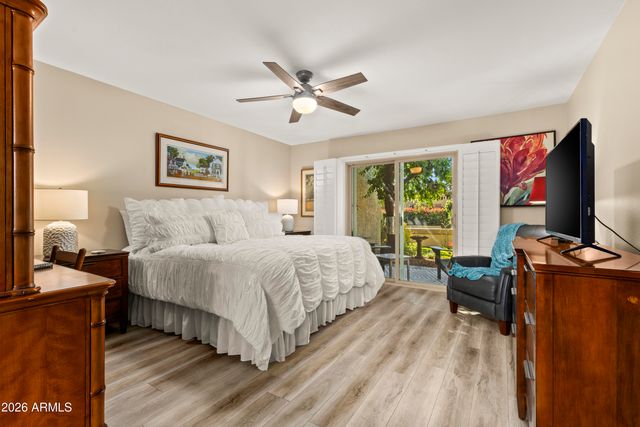 9827 W TOPEKA Drive, Peoria, AZ 85382