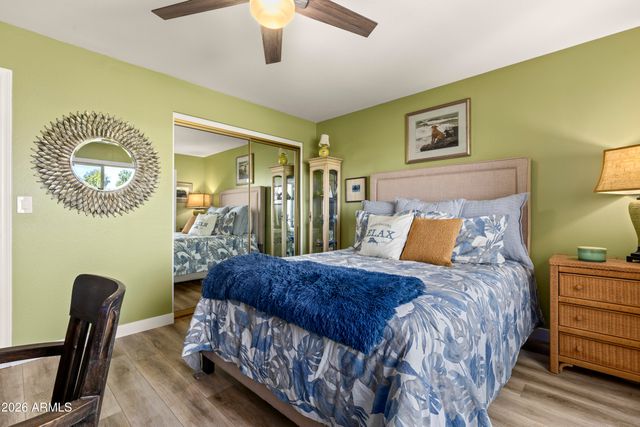 9827 W TOPEKA Drive, Peoria, AZ 85382