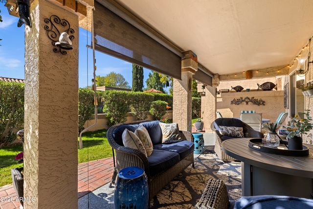 9827 W TOPEKA Drive, Peoria, AZ 85382