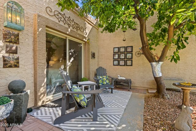 9827 W TOPEKA Drive, Peoria, AZ 85382