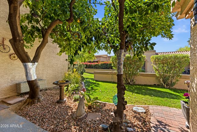 9827 W TOPEKA Drive, Peoria, AZ 85382