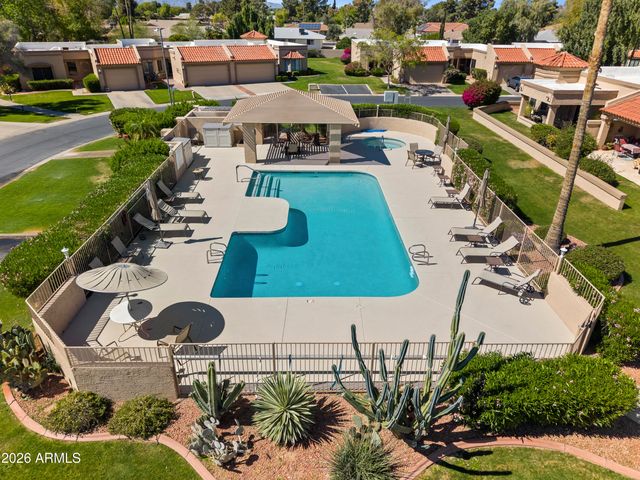 9827 W TOPEKA Drive, Peoria, AZ 85382