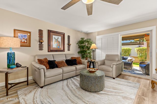 9827 W TOPEKA Drive, Peoria, AZ 85382