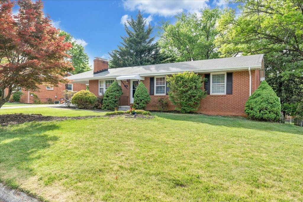 3359 Pamlico DR, Roanoke, VA 24018