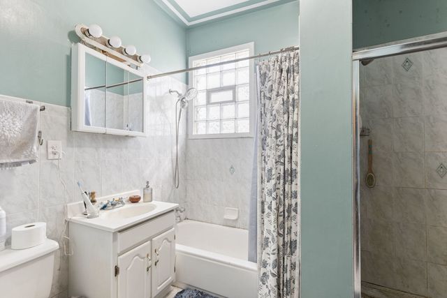 2419 W Augusta Boulevard, Chicago, IL 60622