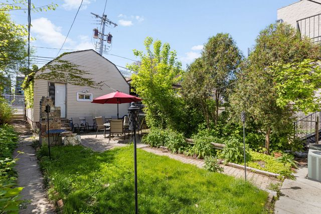 2419 W Augusta Boulevard, Chicago, IL 60622