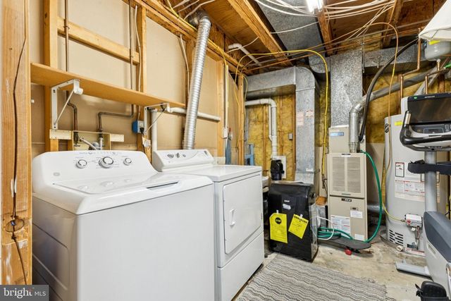 2740 BRIER POND CIR, Woodbridge, VA 22191