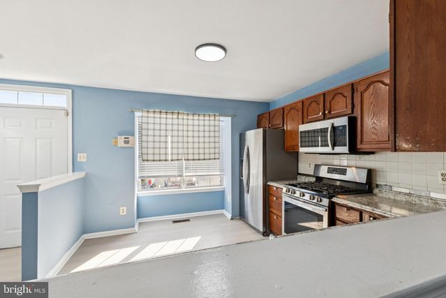 2740 BRIER POND CIR, Woodbridge, VA 22191