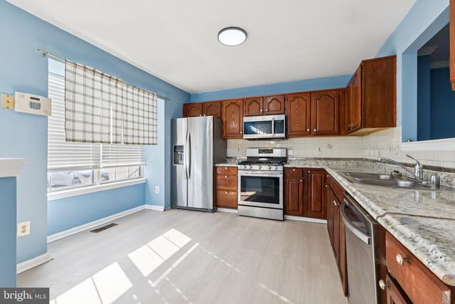 2740 BRIER POND CIR, Woodbridge, VA 22191