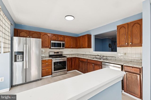 2740 BRIER POND CIR, Woodbridge, VA 22191