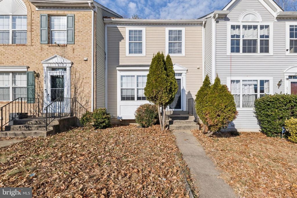 2740 BRIER POND CIR, Woodbridge, VA 22191