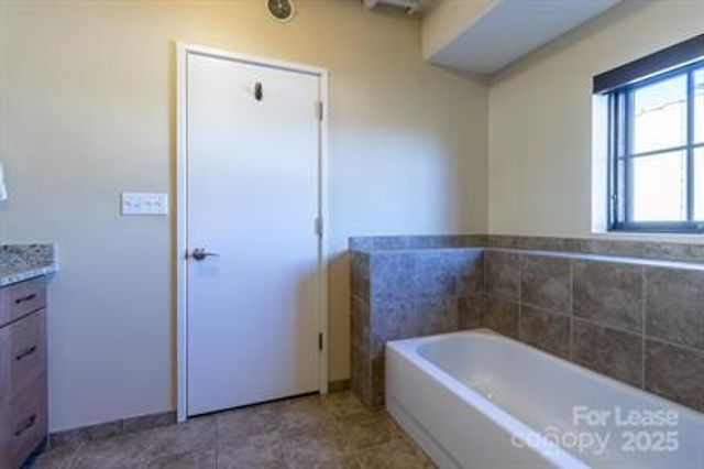 715 N Graham Street, Charlotte, NC 28202
