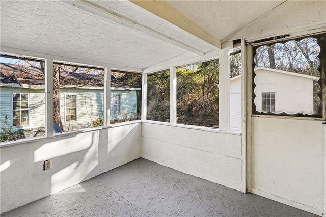 107 1st Street, Barnesville, GA 30204