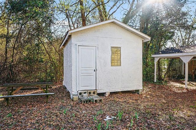 107 1st Street, Barnesville, GA 30204