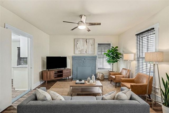 107 1st Street, Barnesville, GA 30204